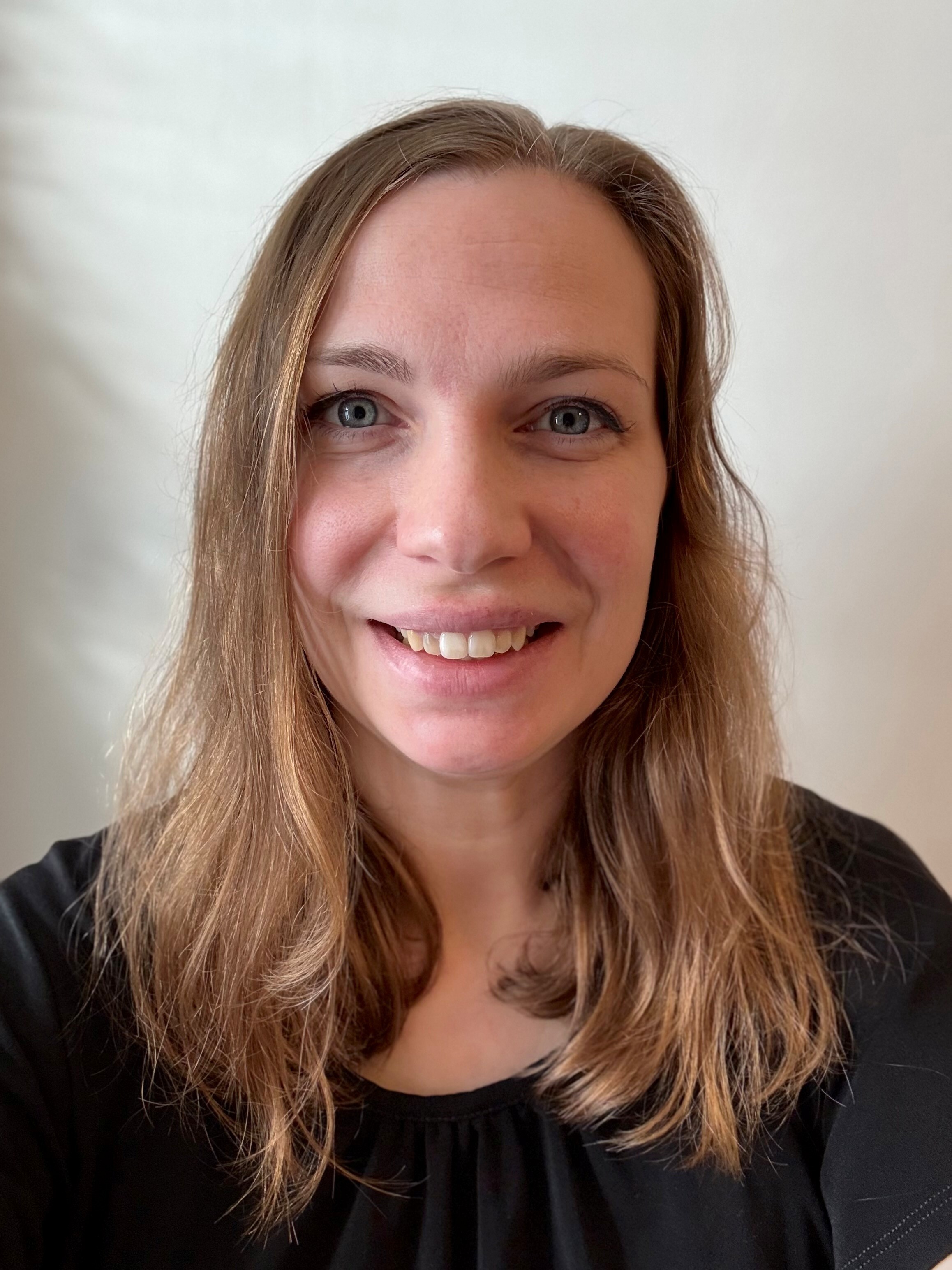 Photograph of Dr Naomi Warne